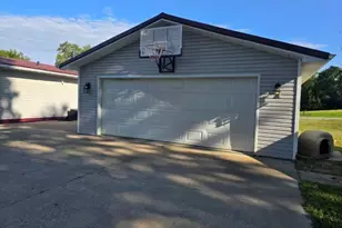 105 N 3rd St, La Harpe, IL 61450 - Photo 25