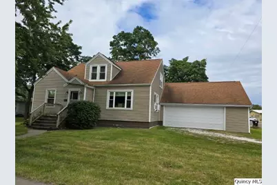 417 N Washington Street, Carthage, IL 62321 - Photo 1