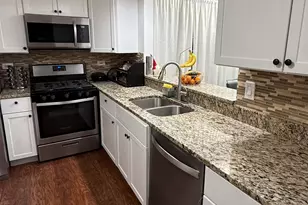 47 W Pier Dr, Westmont, IL 60559 - Photo 35