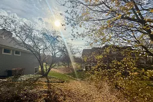 4 Greenbrier Ct, Lake in the Hills, IL 60156 - Photo 37