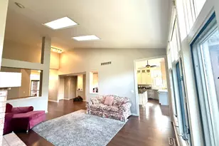 4 Greenbrier Ct, Lake in the Hills, IL 60156 - Photo 9