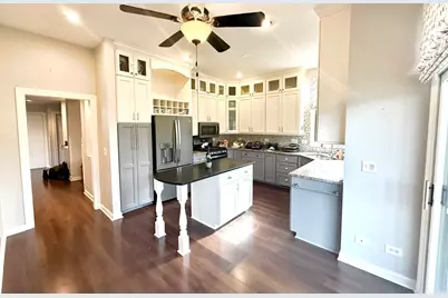 4 Greenbrier Court, Lake in the Hills, IL 60156 - Photo 11