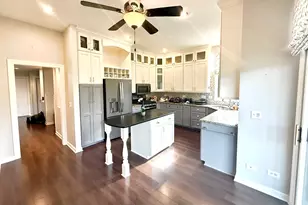 4 Greenbrier Ct, Lake in the Hills, IL 60156 - Photo 11