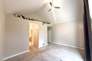 4 Greenbrier Ct, Lake in the Hills, IL 60156 - Photo 19