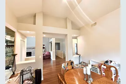 4 Greenbrier Court, Lake in the Hills, IL 60156 - Photo 7