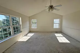 331 Parkstone Dr, Cary, IL 60013 - Photo 13