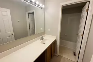 331 Parkstone Dr, Cary, IL 60013 - Photo 19