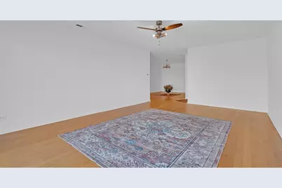 9240 Gross Point Road #410, Skokie, IL 60077 - Photo 5