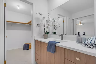 9240 Gross Point Road #410, Skokie, IL 60077 - Photo 11