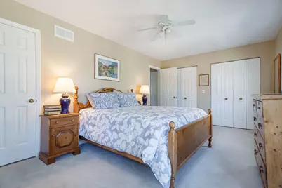 8 The Court Of Charlwood, Northbrook, IL 60062 - Photo 19