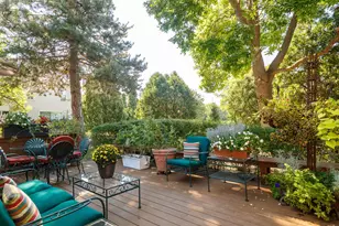 8 The Court of Charlwood, Northbrook, IL 60062 - Photo 23