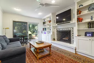 8 The Court of Charlwood, Northbrook, IL 60062 - Photo 11