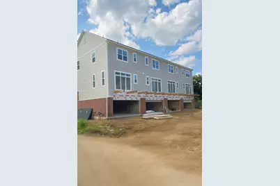 180 N East River Road, Des Plaines, IL 60016 - Photo 5