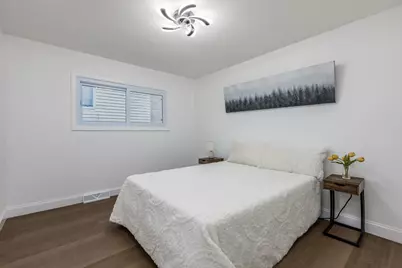 8461 Gross Point Road, Skokie, IL 60077 - Photo 15