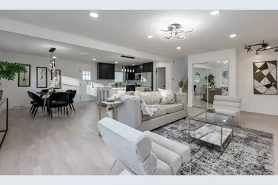 8461 Gross Point Road, Skokie, IL 60077 - Photo 5