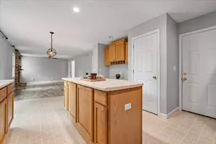 23 Breckenwood Ct, Bloomington, IL 61704 - Photo 15