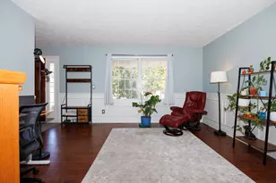 2405 Savanna Rd, Bloomington, IL 61705 - Photo 5