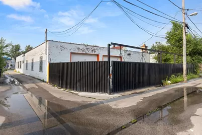 4616 W Fullerton Avenue, Chicago, IL 60639 - Photo 3