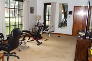 110 W 10th St, Streator, IL 61364 - Photo 3