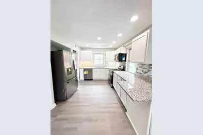 384 N Grand Avenue, Bradley, IL 60915 - Photo 7