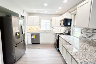 384 N Grand Ave, Bradley, IL 60915 - Photo 7