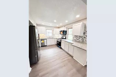 384 N Grand Avenue, Bradley, IL 60915 - Photo 9