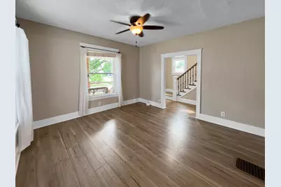 703 W Cottonwood Street, Freeport, IL 61032 - Photo 9