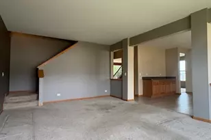 211 Leah Ct, Sycamore, IL 60178 - Photo 9