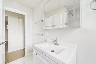 2719 W 94th St, Evergreen Park, IL 60805 - Photo 9