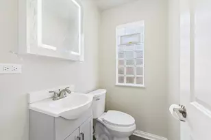 2719 W 94th St, Evergreen Park, IL 60805 - Photo 21