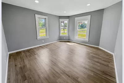 302 W Cook Street, Sheffield, IL 61361 - Photo 9