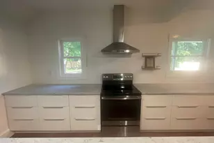 404 E Park St, Champaign, IL 61820 - Photo 9