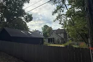 404 E Park St, Champaign, IL 61820 - Photo 5