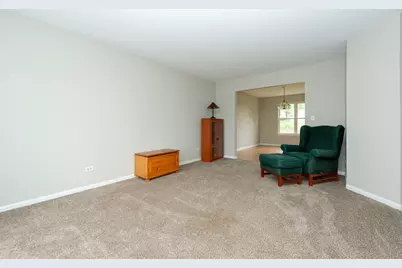 992 McPhee Drive, Lake in the Hills, IL 60156 - Photo 7