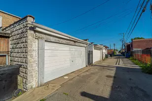 13351 S Baltimore Ave, Chicago, IL 60633 - Photo 37