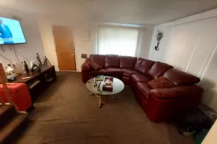 9834 S Oglesby St, Chicago, IL 60617 - Photo 5