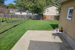 1807 Beach Rd, McHenry, IL 60050 - Photo 5