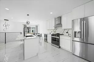 336 Westwood Ct, Vernon Hills, IL 60061 - Photo 5