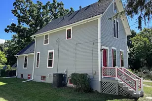 431 N Crystal St, Elgin, IL 60123 - Photo 3