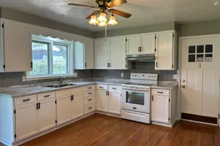 518 Barden St, Morrison, IL 61270 - Photo 3