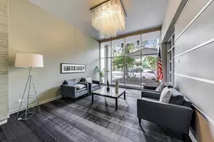 555 W Cornelia Ave, Chicago, IL 60657 - Photo 5