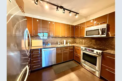 555 W Cornelia Avenue #1011, Chicago, IL 60657 - Photo 11