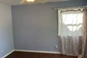 910 W 19th St, Sterling, IL 60181 - Photo 9