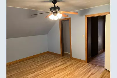 910 W 19th Street, Sterling, IL 60181 - Photo 17