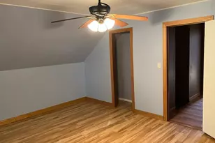 910 W 19th St, Sterling, IL 60181 - Photo 17