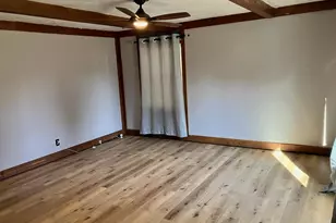 910 W 19th St, Sterling, IL 60181 - Photo 7