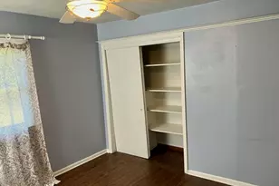 910 W 19th St, Sterling, IL 60181 - Photo 13