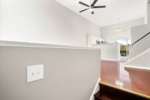 363 Oaktree Ct, Hoffman Estates, IL 60169 - Photo 3