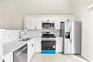 363 Oaktree Ct, Hoffman Estates, IL 60169 - Photo 7