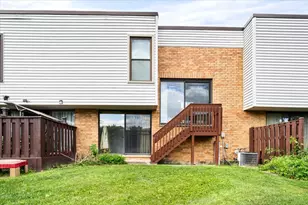 363 Oaktree Ct, Hoffman Estates, IL 60169 - Photo 27